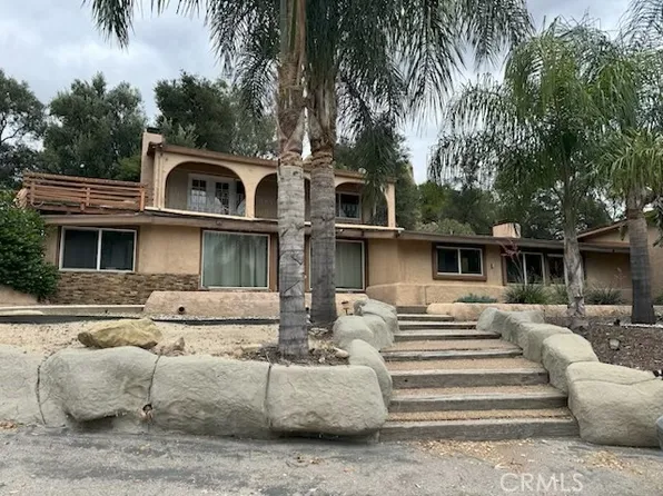 22231 Chatsworth St, Chatsworth, CA 91311