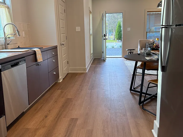 605 General Mouton Ave #102 — Photo 15