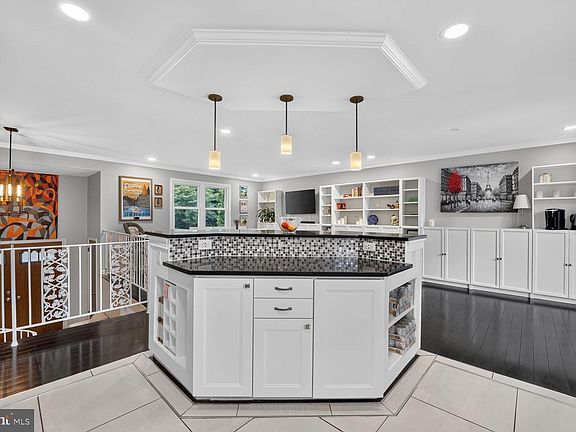 5th image of 10906 Lake Arbor Way