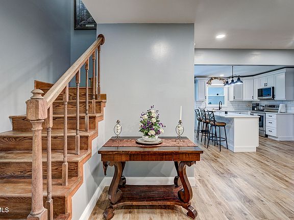 5th image of 1604 Boones Creek Rd