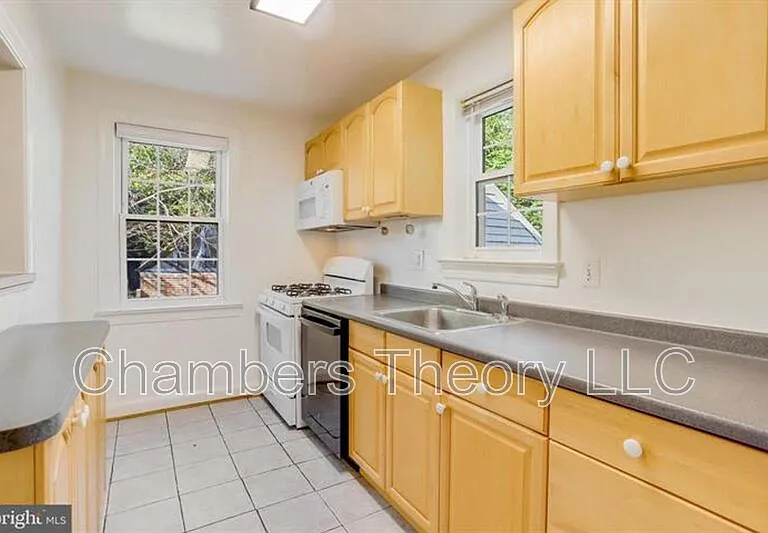 530 N Nelson St #1 — Photo 7