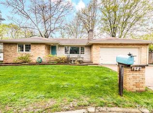 620 E Bittersweet Ln, Peoria, IL