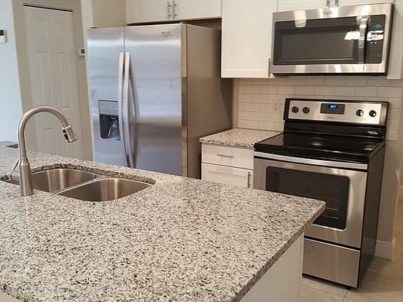 5th image of 1050 Kenmore St