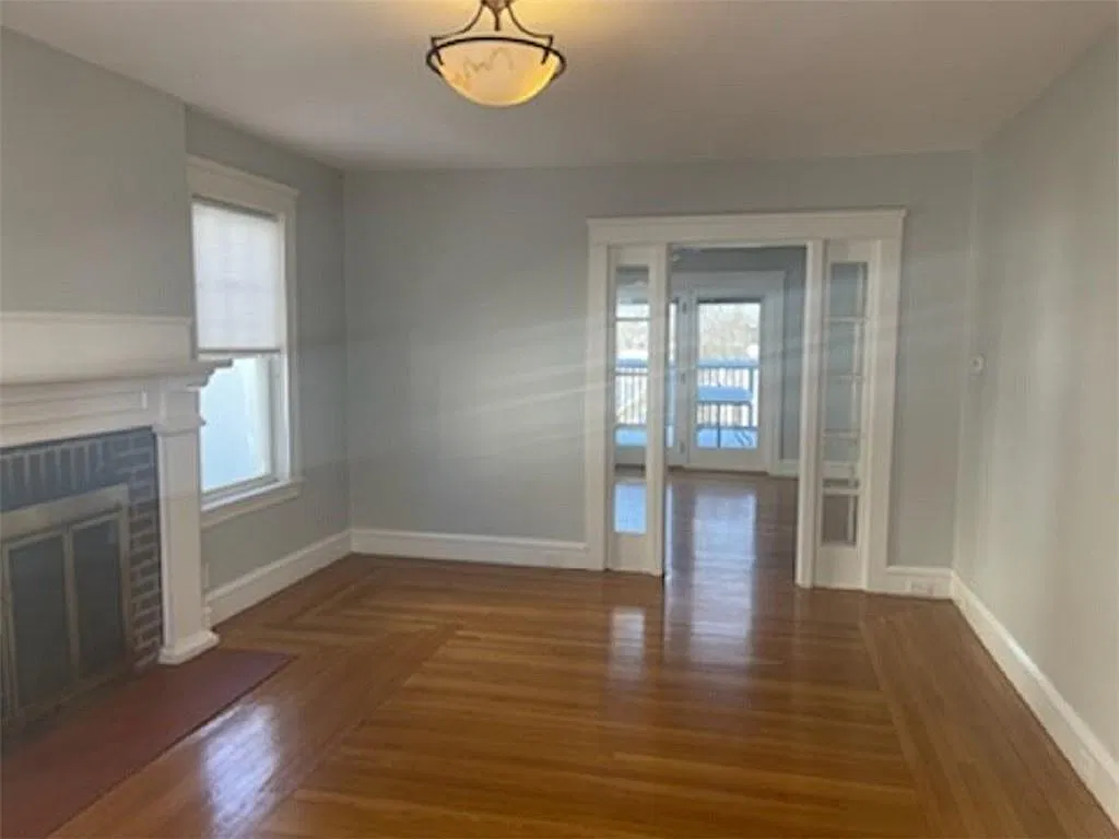 3 bed, 3.0 bath, 2470 sqft, $4,000 — Photo 4