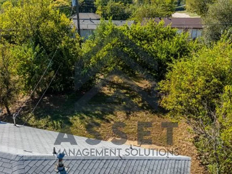 3721 Parkwoods Ln — Photo 6