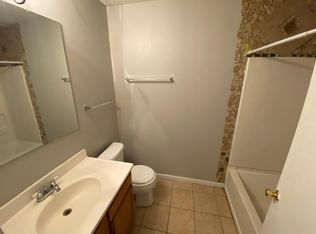 1950 Dyer Rd, Grove City, OH 43123