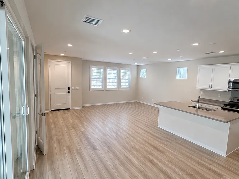 13896 Gazania Ln — Photo 3