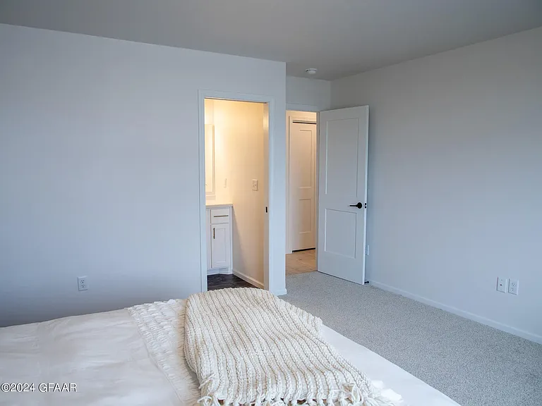 372 Wren Dr — Photo 13