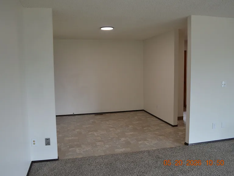 215 SW 3rd St — Photo 6