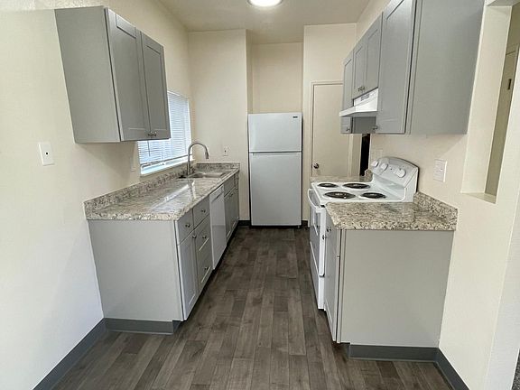 3rd image of 9780 SW North Dakota St #C2