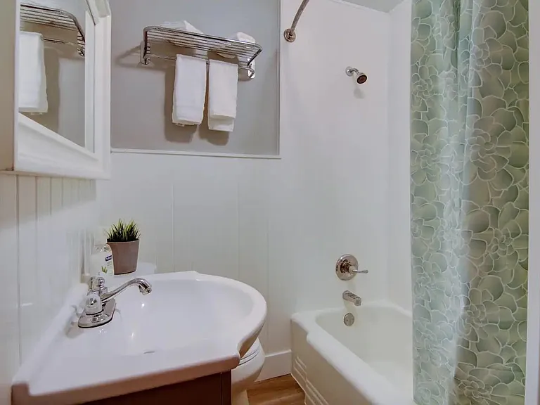 1407 Saint Louis Ave #5 — Photo 8