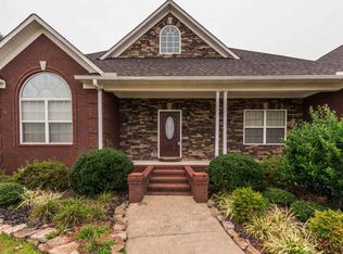 11 Creekside Dr, Lexington, TN 38351