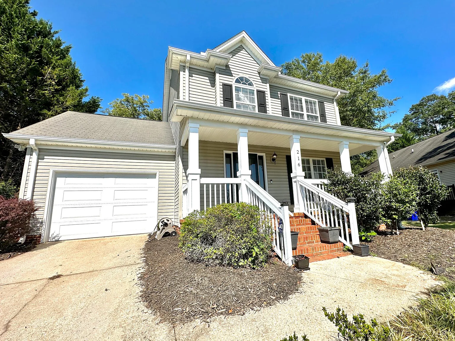 3 bed, 2.5 bath, 1548 sqft, $2,595 — Photo 3