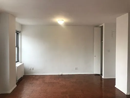 Rented by Carlyle Property Management | media 18