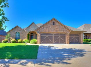 13204 NW 2nd St, Yukon, OK 73099