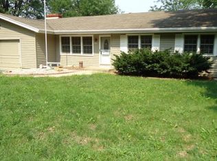 9715 Richmond Dr, Kansas City, MO 64134