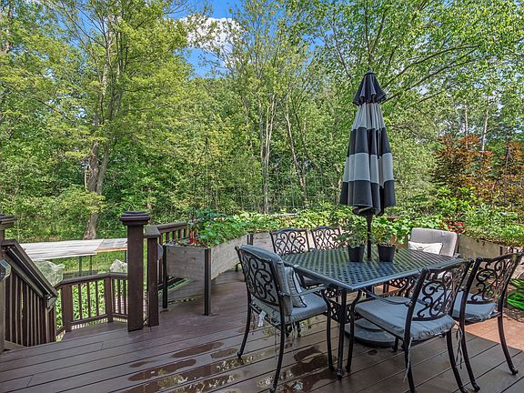 4th image of 30500 Forest Dr