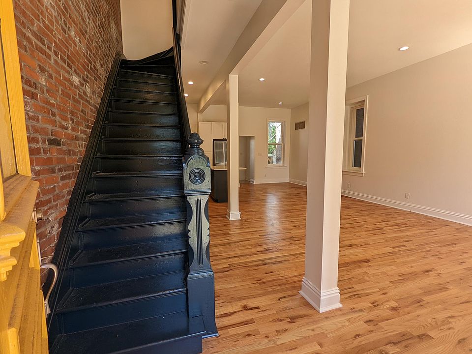 1st image of 2653 Ann Ave