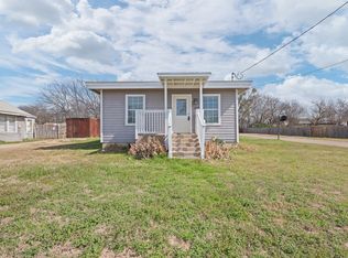 1802 N Wilhite St, Cleburne, TX 76031