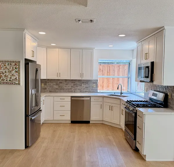 5663 Montclair Cir — Photo 8