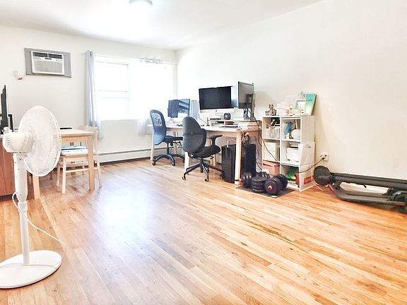 4th image of 26-28 29th St #1G