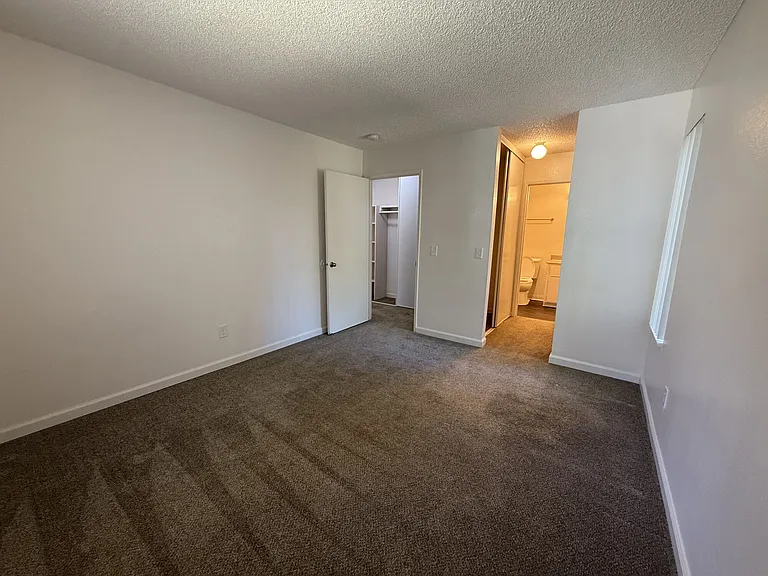 Shasta Terrace — Photo 9
