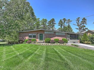 606 Crestview Dr, Johnson City, TN 37604