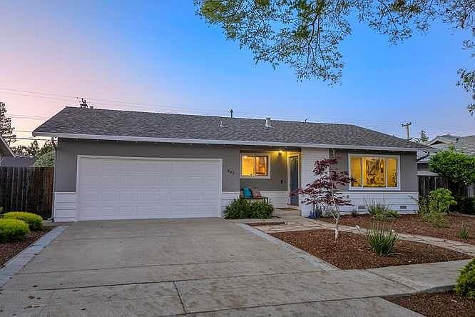 1st image of 937 Foxglove Dr