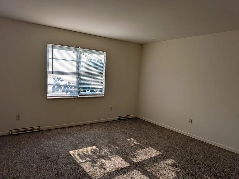 805 S Fairview Rd — Photo 3