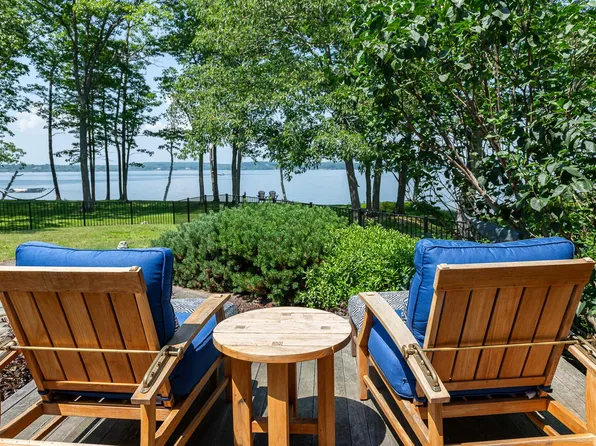 280 Sea Meadows Lane, Yarmouth, ME 04096
