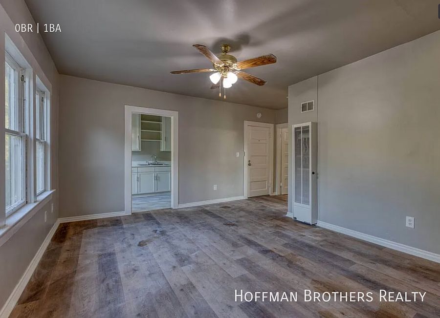 1st image of 1557 N Hill Ave #11