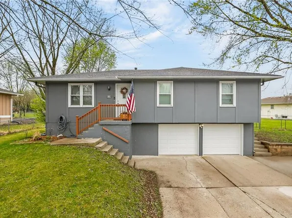 1502 SE Royal St, Oak Grove, MO 64075