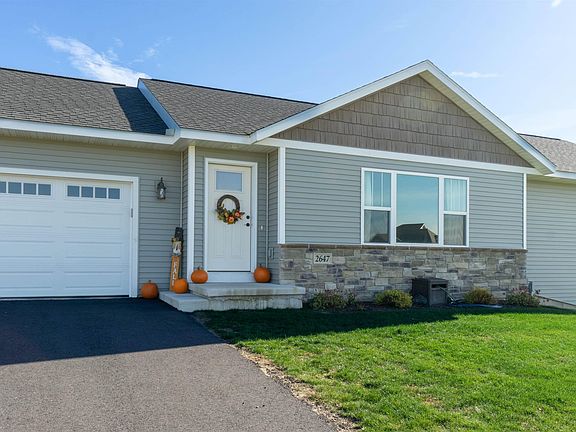3rd image of 2647 Canterbury Dr