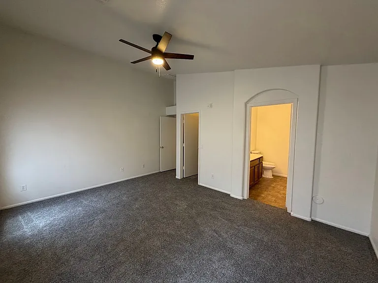 16248 W Moreland St — Photo 14