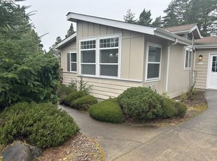 301 Manzanita Dr, Florence, OR