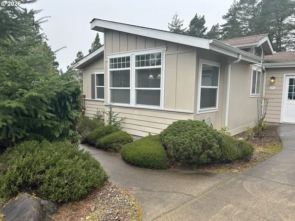 301 Manzanita Dr, Florence, OR 97439