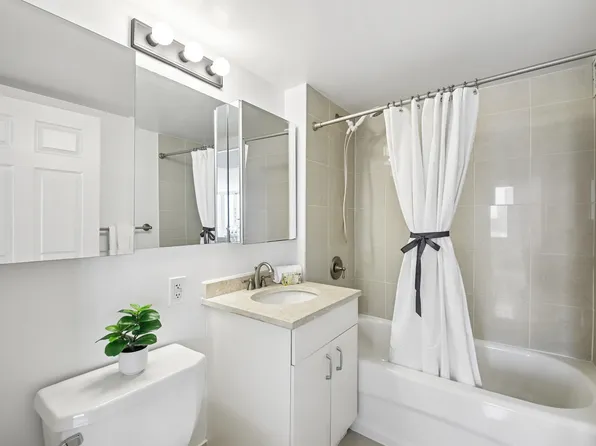 20 2nd Street image 18 of 43