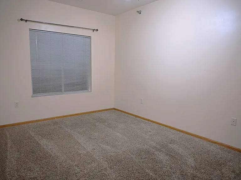 1110 NE 6th Ln #5 — Photo 9