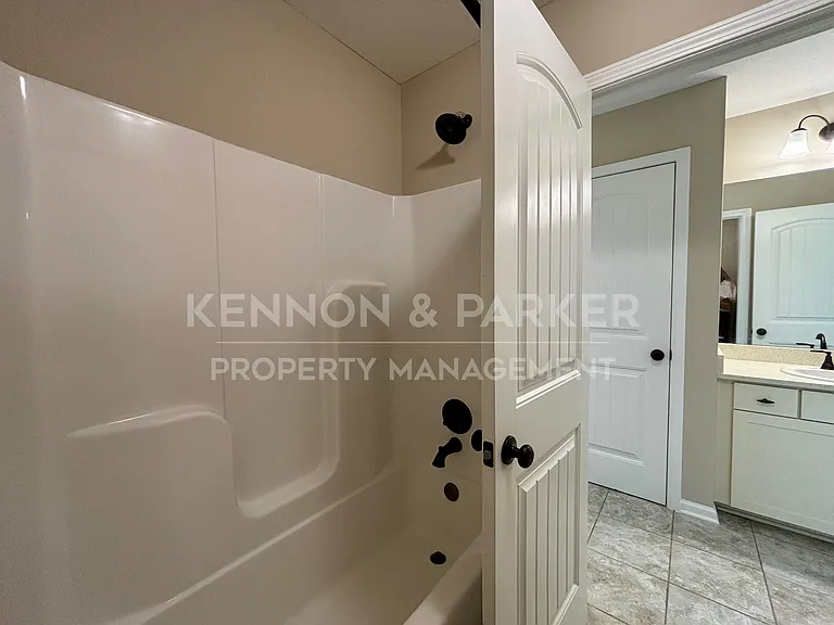 4526 Mountain Ivy Dr — Photo 24