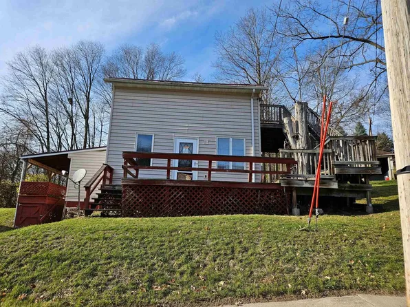 148 North Main Street, Potosi, WI 53820