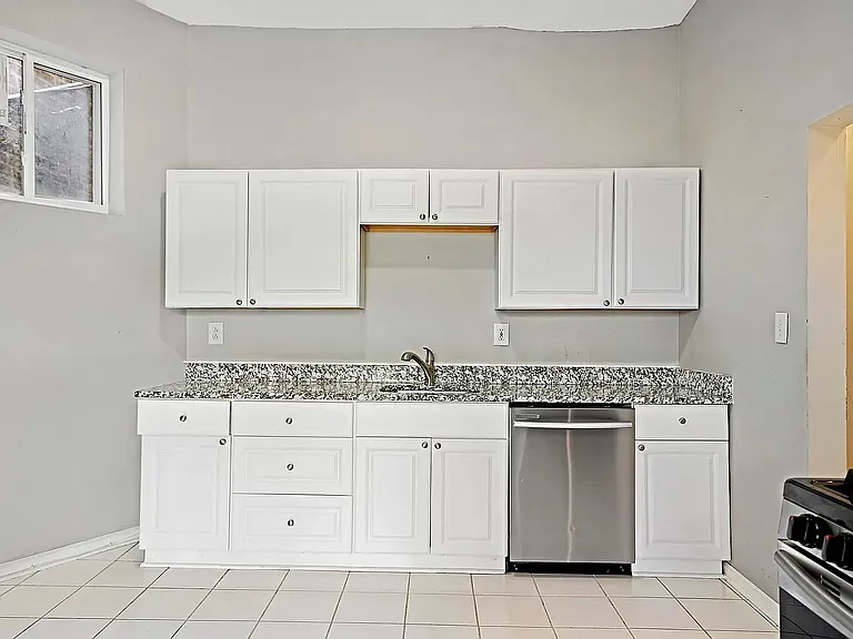 3129-3131 W Augusta Blvd #3129-2F — Photo 3