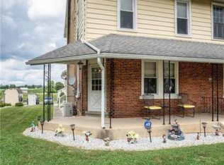 23 Chestnut St, Mertztown, PA 19539