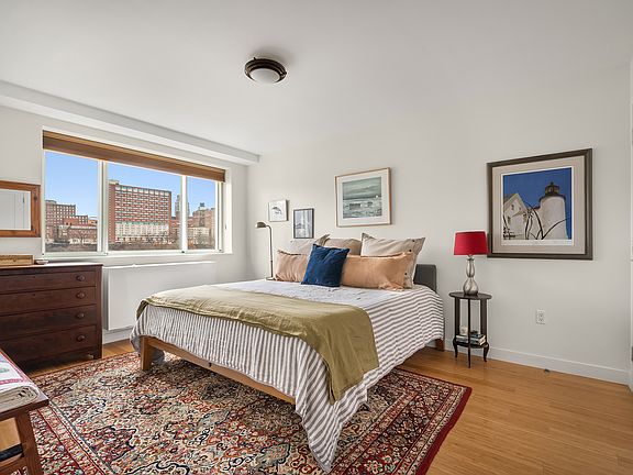 5th image of 301 W 115th St #Ph2b