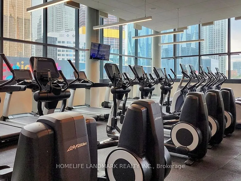 100 Harbour St #1611 — Photo 6