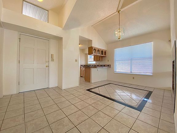 2nd image of 4748 Loma De Plata Dr