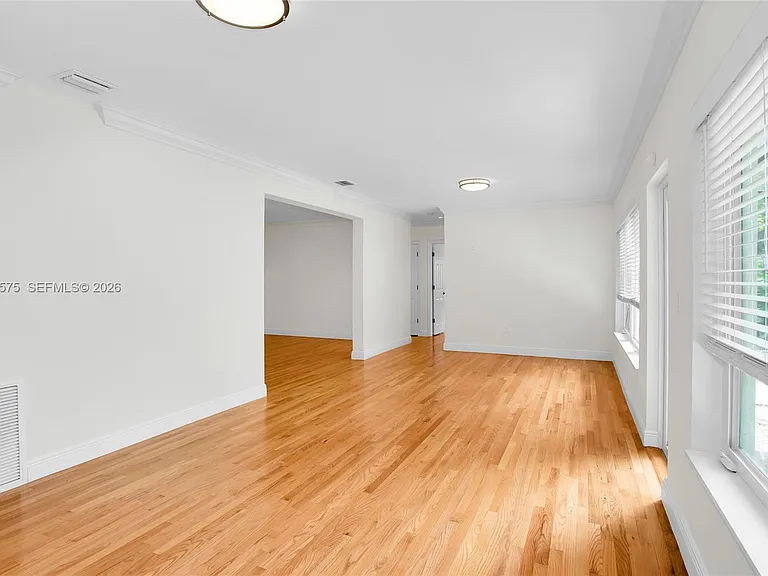 1100 S Alhambra Cir — Photo 18