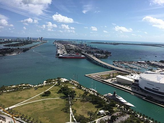 2nd image of 1100 Biscayne Blvd Unit 04704