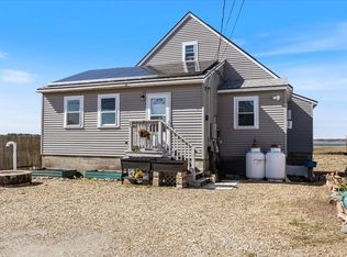 8 Cross Beach Rd, Seabrook, NH 03874
