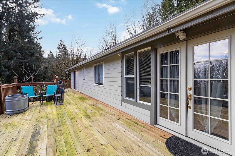 3rd image of 421 McAdams Road E