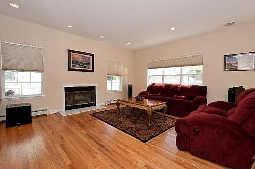 5th image of 6 Currier Ave